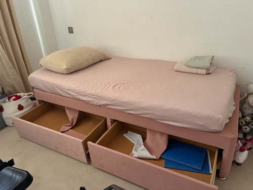 Pink upholstered fabric single - upholstered,
