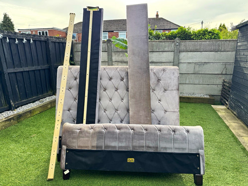 Double bed frame with - bed,